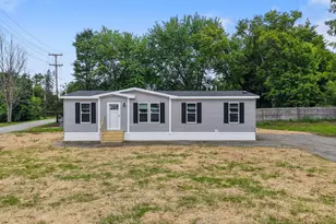 17 Spring St, Newport, ME 04953 - Photo 2