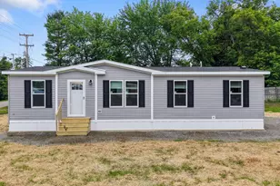 17 Spring St, Newport, ME 04953 - Photo 1