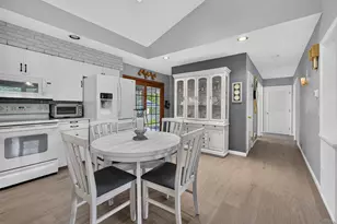 136 Grove St, Lewiston, ME 04240 - Photo 10
