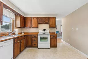 38 Greenfield Ln, Biddeford, ME 04005 - Photo 12
