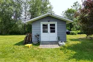 32 Kelley Ave, Lincoln, ME 04457 - Photo 4