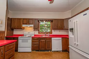 18 Prospect St, Skowhegan, ME 04976 - Photo 10