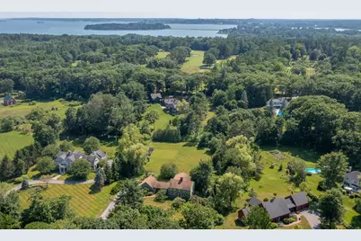 17 Thornhurst Road, Falmouth, ME 04105 - Photo 2