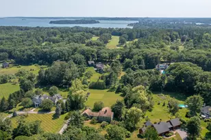 17 Thornhurst Rd, Falmouth, ME 04105 - Photo 2