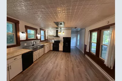 124 Lake Avenue, Farmington, ME 04938 - Photo 8