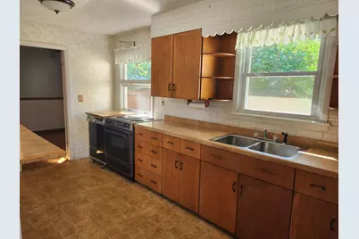 21 Baldwin Street, Livermore Falls, ME 04254 - Photo 4