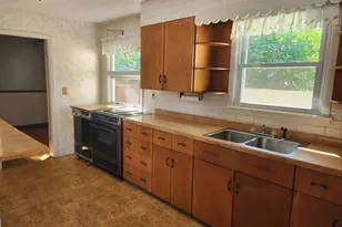 21 Baldwin St, Livermore Falls, ME 04254 - Photo 4