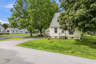 35 Union St, Westbrook, ME 04092 - Photo 2