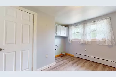533 W Broadway, Lincoln, ME 04457 - Photo 16