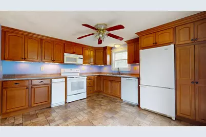 533 W Broadway, Lincoln, ME 04457 - Photo 8