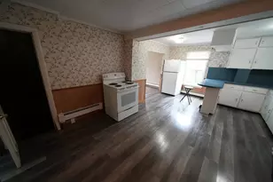 49 Pleasant St, Houlton, ME 04730 - Photo 10