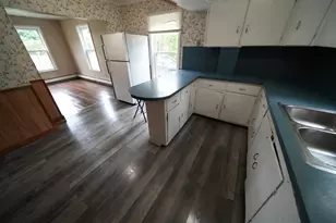 49 Pleasant St, Houlton, ME 04730 - Photo 14