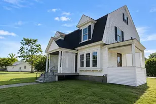 129 Greeley St, Pittsfield, ME 04967 - Photo 2