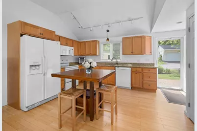 18 Woodside Meadow Road #4, York, ME 03909 - Photo 4