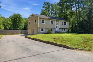 23 Hunter Ln, Topsham, ME 04086 - Photo 2