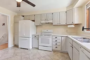 23 Hunter Ln, Topsham, ME 04086 - Photo 6