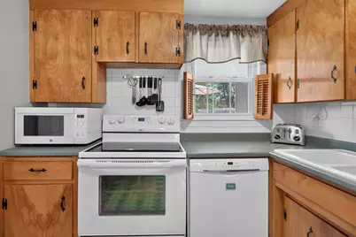15 Brewster Street, Bangor, ME 04401 - Photo 18