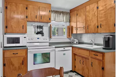 15 Brewster Street, Bangor, ME 04401 - Photo 20