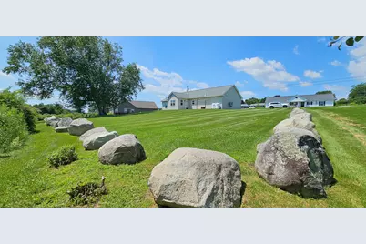 8 Meadow Drive, Waterville, ME 04901 - Photo 4