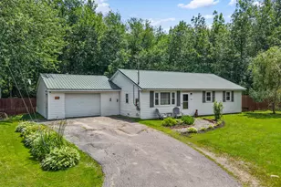 24 Birch St, Newport, ME 04953 - Photo 2