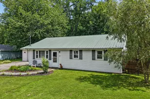 24 Birch St, Newport, ME 04953 - Photo 4