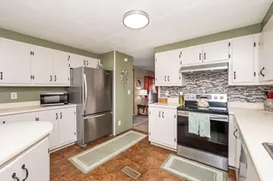 27 Worster Rd, Berwick, ME 03901 - Photo 4