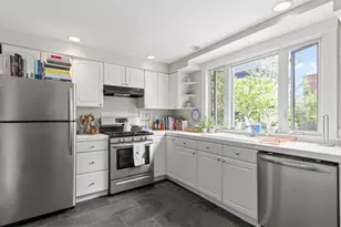 27 Pine St, Portland, ME 04102 - Photo 18