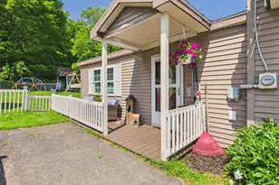 28 Silver St, Mars Hill, ME 04758 - Photo 4