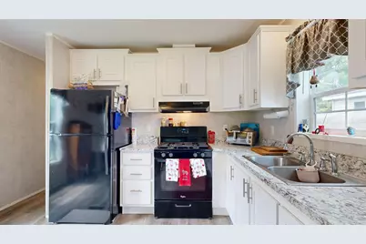 37 Village Drive, Lewiston, ME 04240 - Photo 10