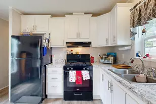 37 Village Dr, Lewiston, ME 04240 - Photo 10