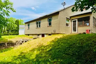 14 Howard St, Mexico, ME 04257 - Photo 6