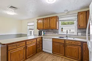 11 Miller St, Sanford, ME 04073 - Photo 12