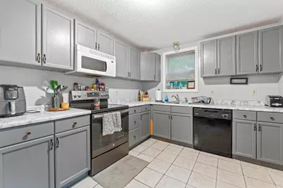 22 Spring Street, Gardiner, ME 04345 - Photo 2