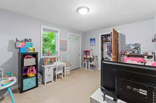 22 Spring St, Gardiner, ME 04345 - Photo 42