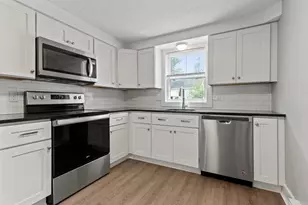 9 Cole St, South Portland, ME 04106 - Photo 8