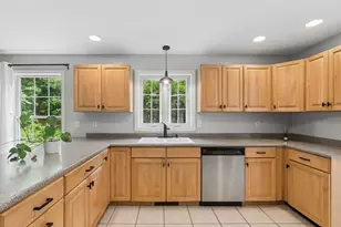 16 Woodside Dr, Gorham, ME 04038 - Photo 10