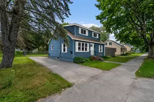 385 Essex St, Bangor, ME 04401 - Photo 2