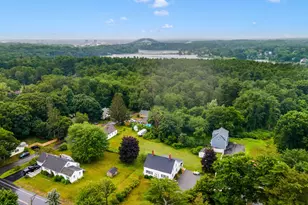 131 Dennett Rd, Kittery, ME 03904 - Photo 2