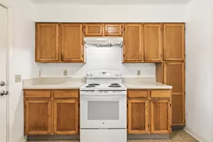 236 Congress Cir, Topsham, ME 04086 - Photo 10