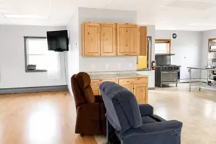 33 Davis St, Presque Isle, ME 04769 - Photo 4