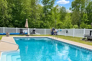2025 Glenwood Ave, Hermon, ME 04401 - Photo 10