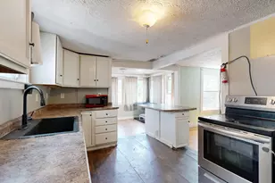 403 Summer St, Auburn, ME 04210 - Photo 4