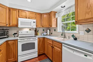 22 Granite Hl Dr, Topsham, ME 04086 - Photo 6