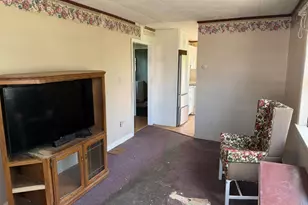 83 Exchange St, Presque Isle, ME 04769 - Photo 12