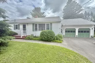 71 Hardy St, Presque Isle, ME 04769 - Photo 2