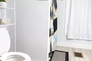 122 Whitney St, Auburn, ME 04210 - Photo 8