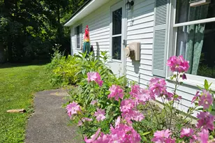 60 Merritt St, Canaan, ME 04924 - Photo 4
