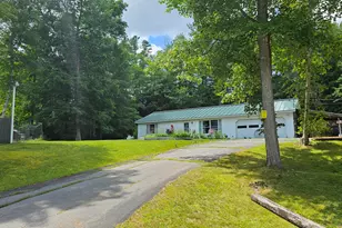 60 Merritt St, Canaan, ME 04924 - Photo 2