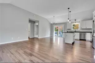 9 Oakland St, Saco, ME 04072 - Photo 4