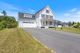 1 Beacon Dr, Brunswick, ME 04011 - Photo 2